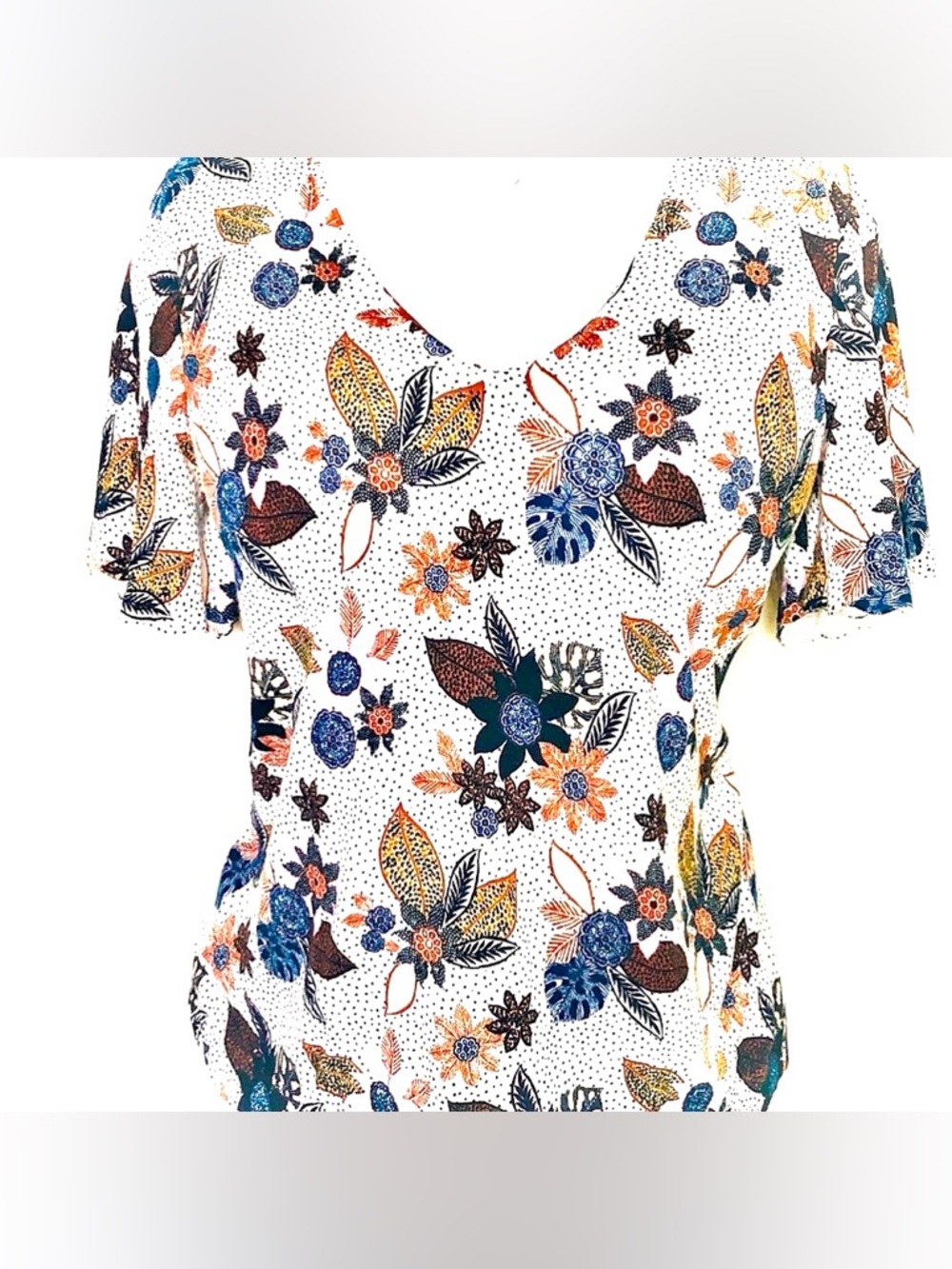 LOFT NWT Lightweight Floral Flutter Sleeves Pullover Sweater Vneck
Medium
